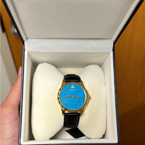 Gucci Timeless Swiss made watch - Picture 2 of 5